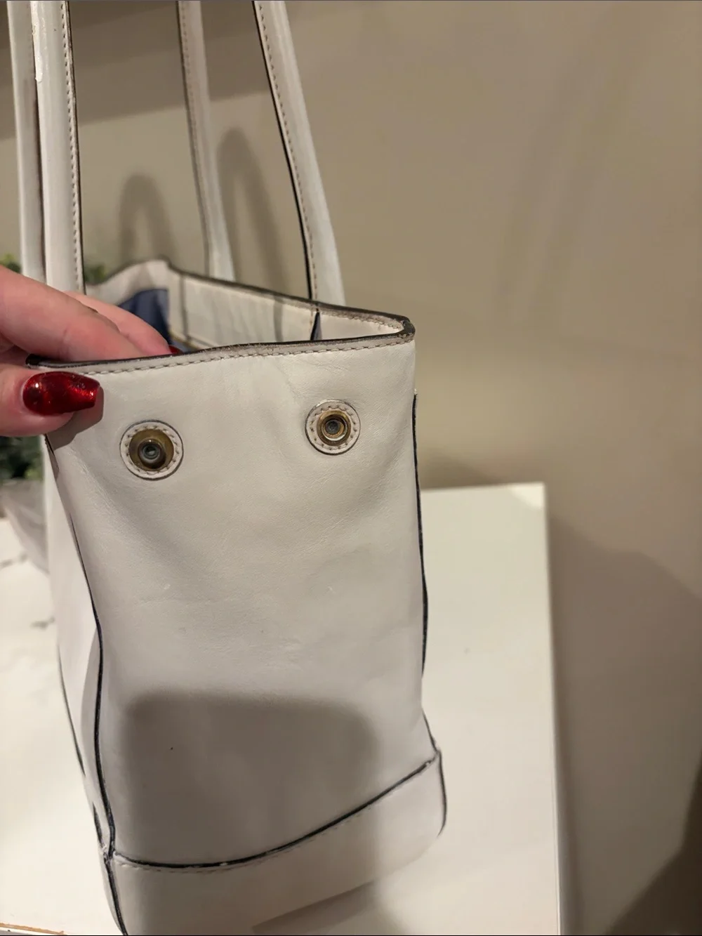 Coach White Leather Tote Bag with Turnlock Closure